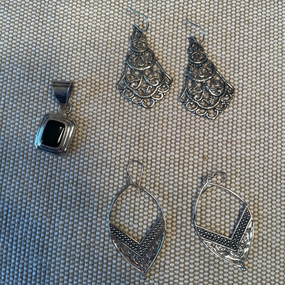 Lot - Silpada Silver Ornate & Flamenco earrings and Vintage Black Onyx Pendant